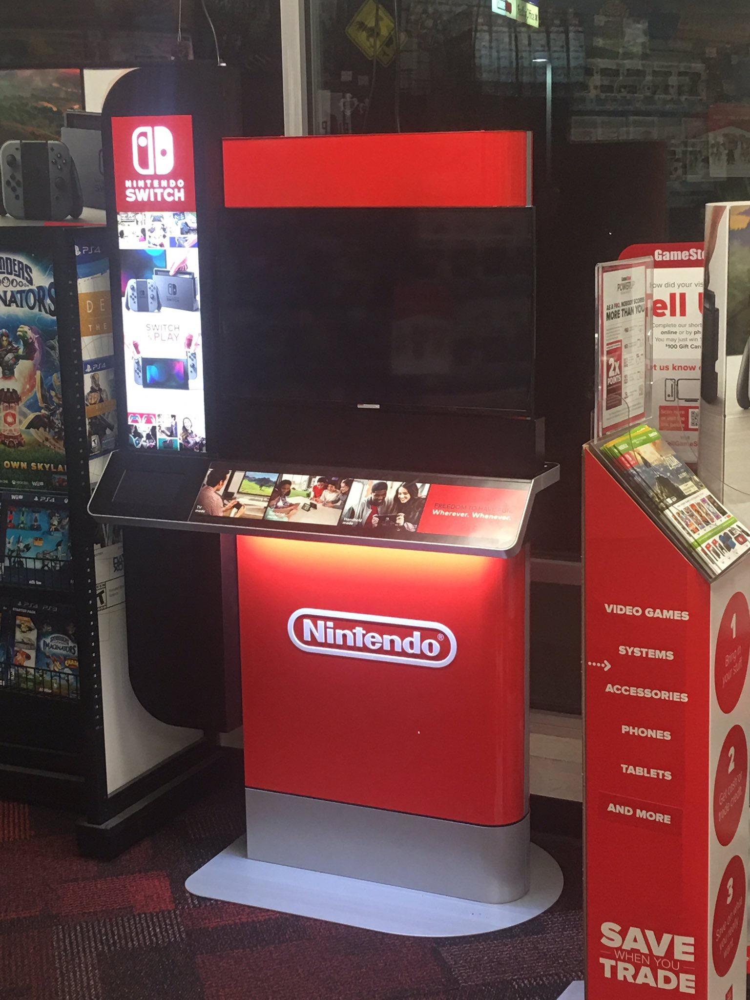 mesh Fantastisk Arrangement Switch demo kiosks showing up at GameStop locations