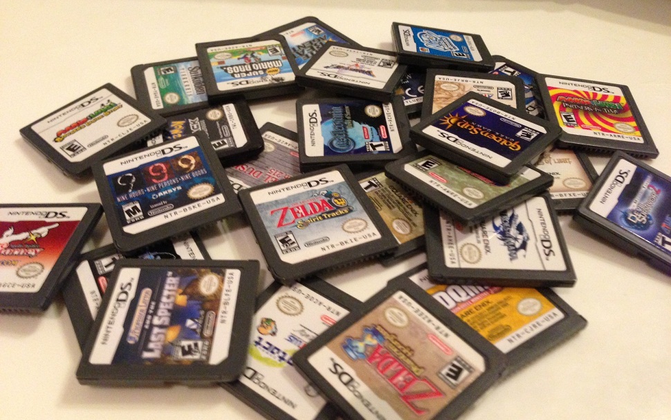Rom collection. Картридж Нинтендо 3дс. Nintendo DS Cartridge. Nintendo DS Оперативная память картридж. Nintendo 3ds Cartridge.