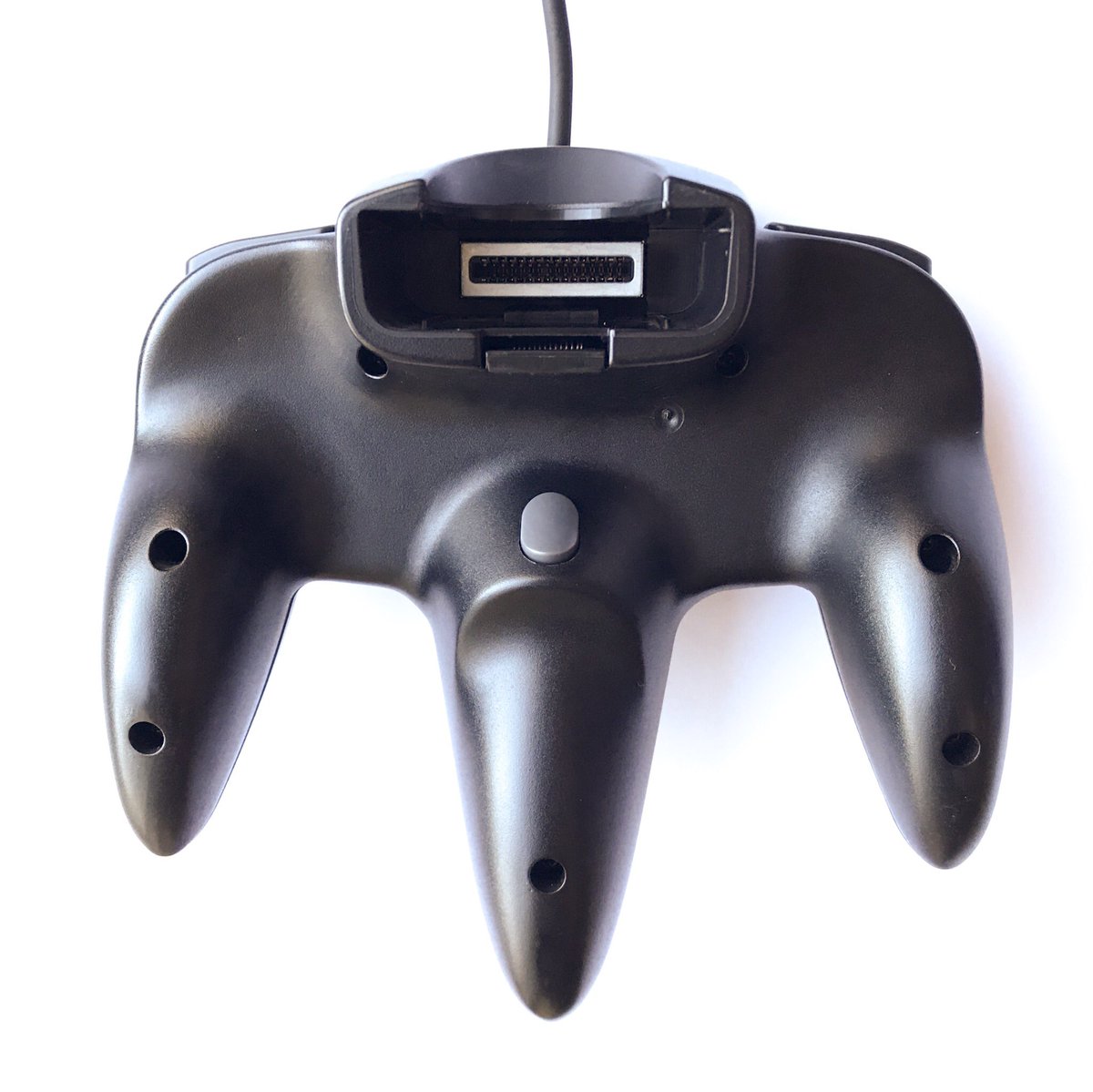 Prototype Ultra 64 controller found in the wild, new photos